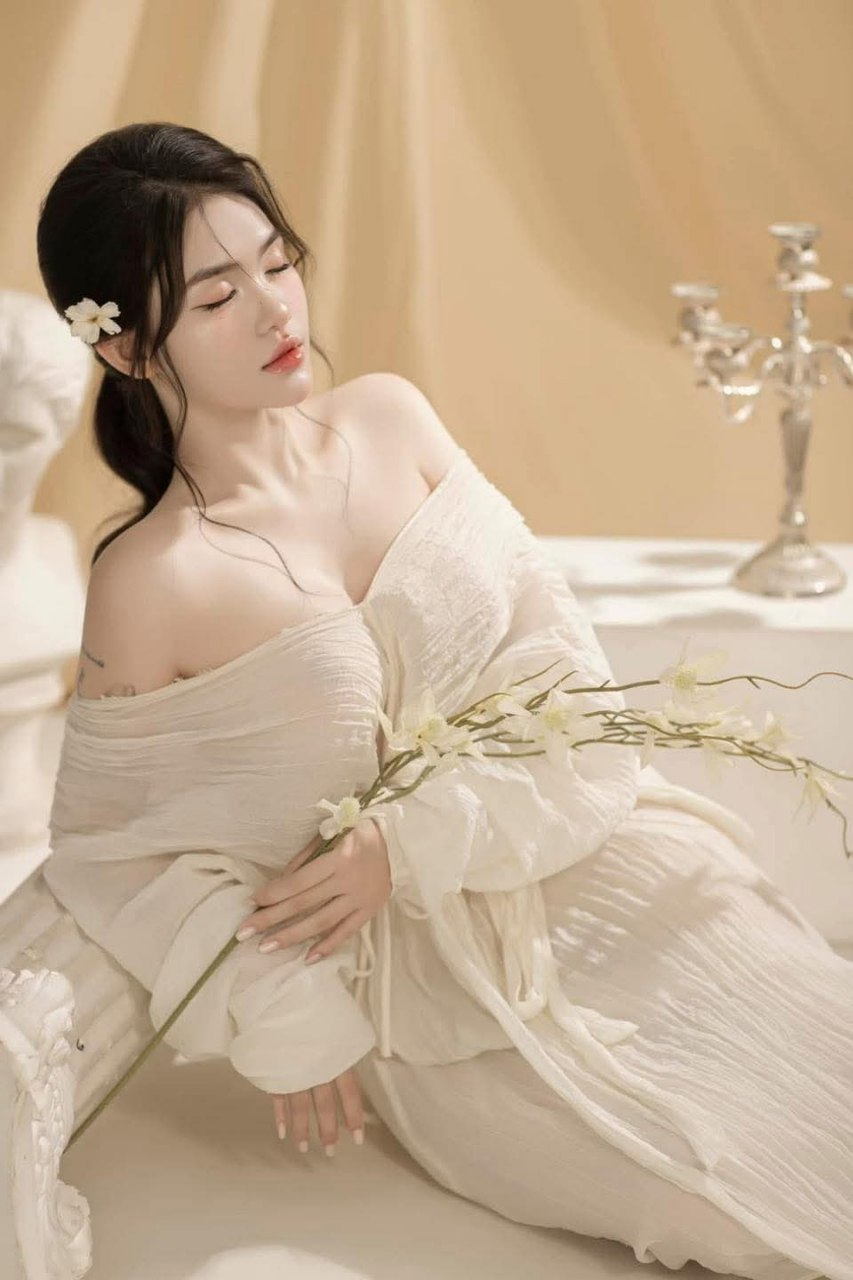 Em nhân viên mới đến bị cả công ty địt banh lồn
